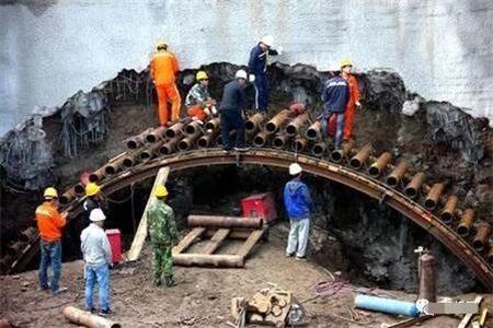 西双版纳隧道钢花管支护案例